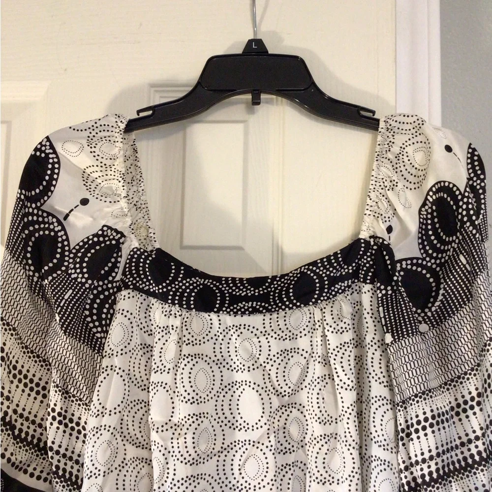 3/$10, 2/$12 Karen Kane black white silk blouse - Picture 2 of 6
